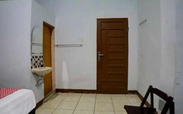 OYO 92820 Guesthouse 899