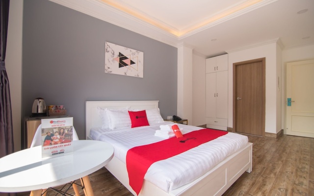 RedDoorz Plus near Tan Son Nhat Airport 3 – Guest Rooms – Ho Chi Minh City