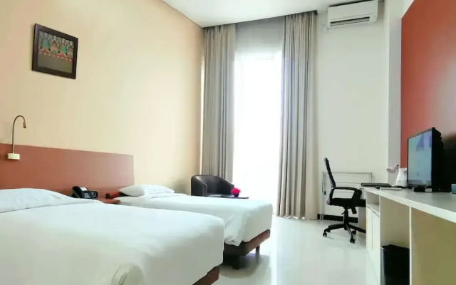 Le Premier Kota Deltamas