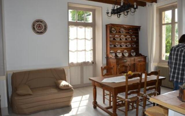 Le Logis Des Bessons