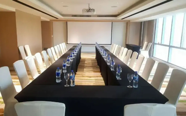 Zealax Hotel & Residence