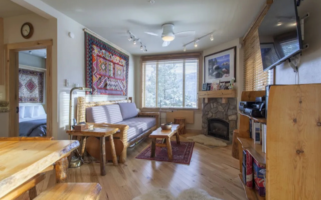 Juniper Springs Lodge by Mammoth Five Star