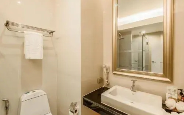 Roomromo Residence by Rompo