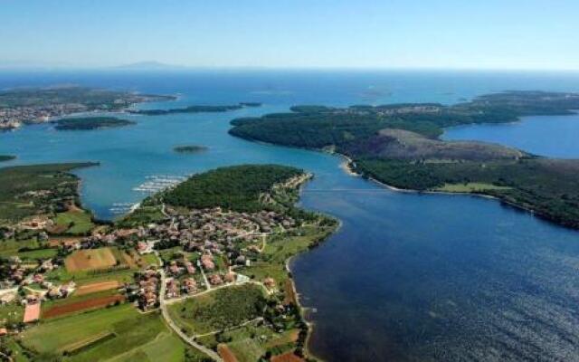 Apartments and Rooms Ana Pomer 217