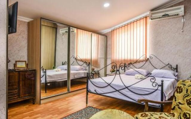 Hotel S.R