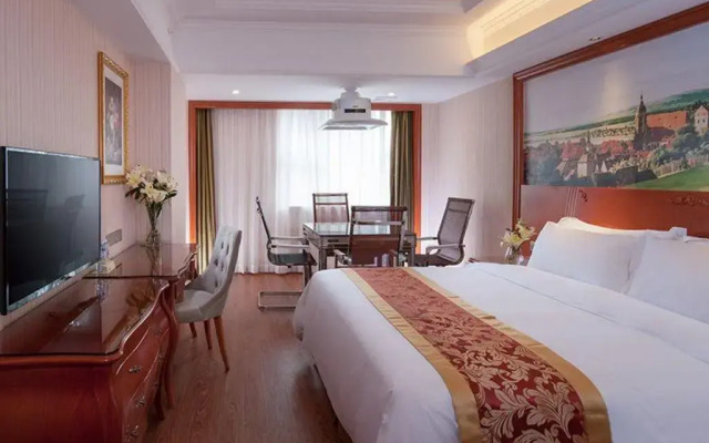 Vienna International Hotel (Shenzhen Bantian Huancheng South Road)