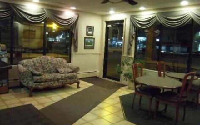 Colonie inn and Suites