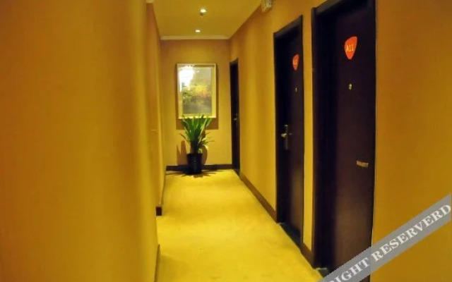 Yoyo Hostel