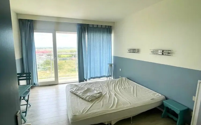 Cozy One-bedroom Apartment With sea View