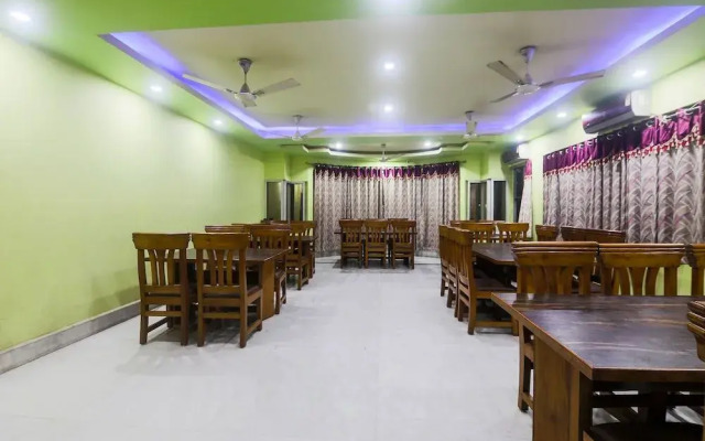 OYO 27675 Hotel Am Palace