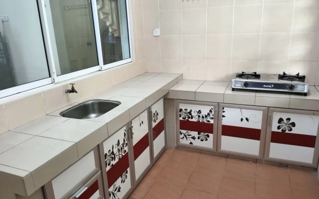 OYO 90228 D'Anjung Villa