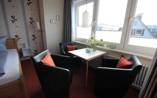 Kleine-Ferienwohnung-6-Strandnah-und-mit-Meerblick-im-Haus-Seeluft-Duhnen