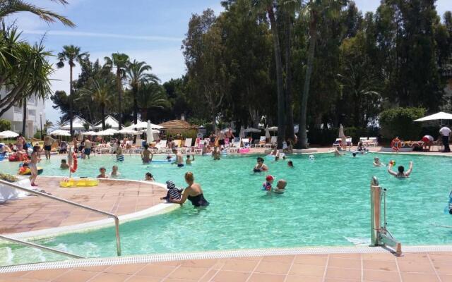 Beachfront apartment in Alcudia beach CB 3