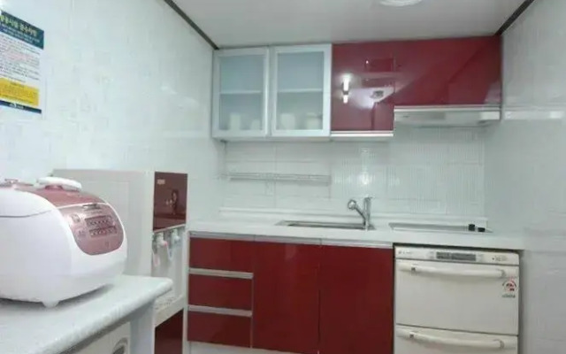 Simple House Apgujeong