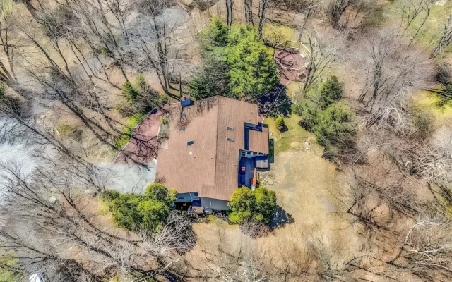 Hot Tub + Game Room: Spacious Poconos Escape!