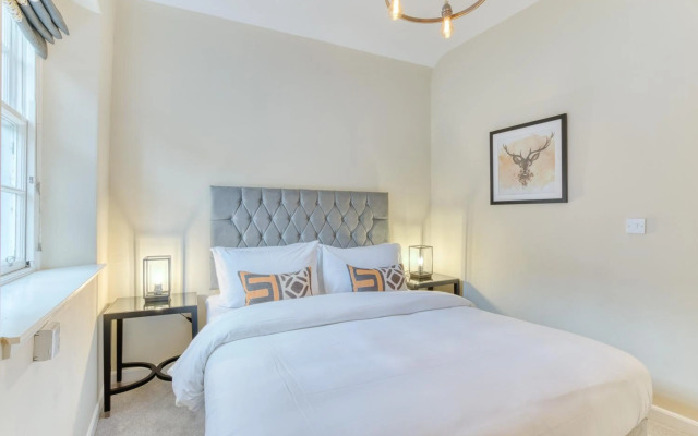 The Gloucester Lane Residence