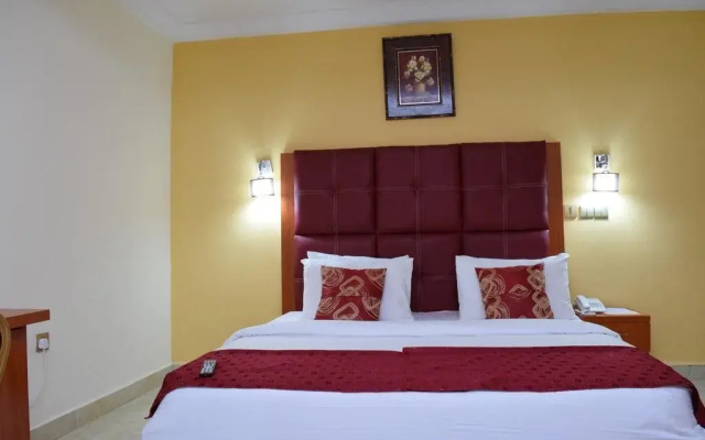 Chariot Hotel