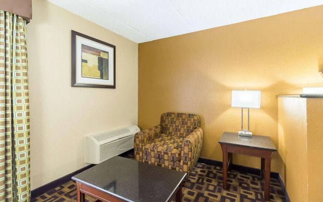 Quality Inn & Suites Arden Hills - Saint Paul North