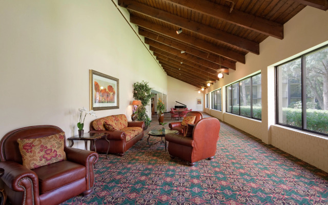Holiday Inn Hotel & Suites Nashua