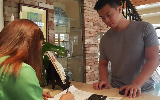 Roxas President's Inn