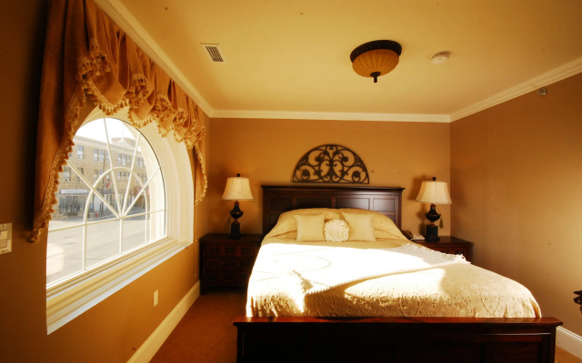 Grant Hall Hotel