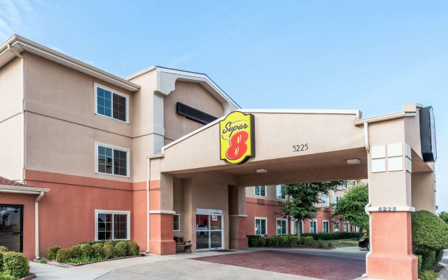 Super 8 by Wyndham Fort Worth North