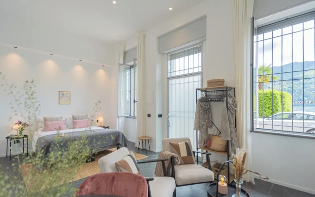 Piccola Como Lotus by Rent all Como