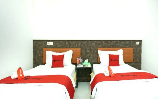 RedDoorz Plus @ Ende City Center