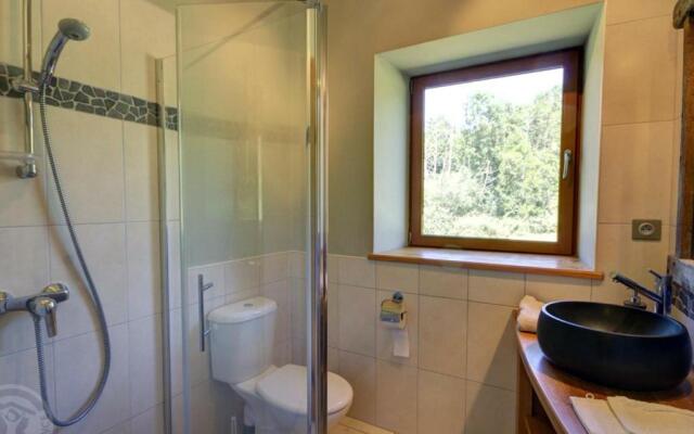 Gîte Croizet-sur-Gand, 7 pièces, 12 personnes - FR-1-496-25