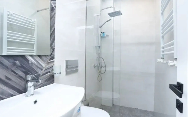 Stay inn on Amiryan 26/4