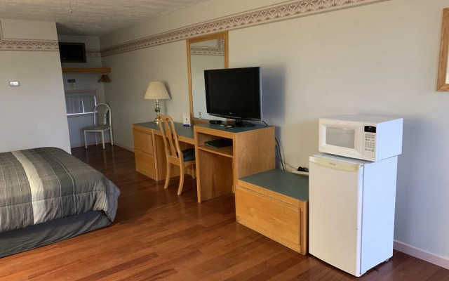 Travelodge by Wyndham Grand Falls