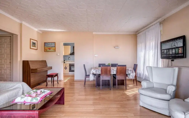 Pretty Apartment With Balcony