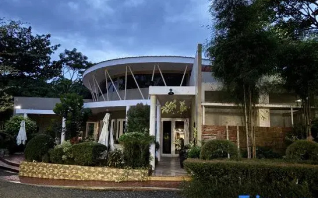 Alejandros Suites & Venue