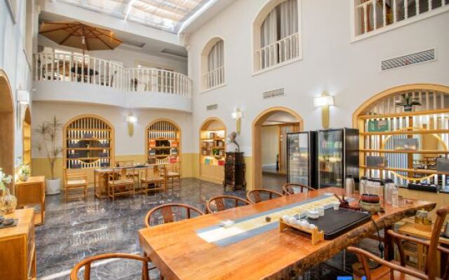 Yuntai Hotel