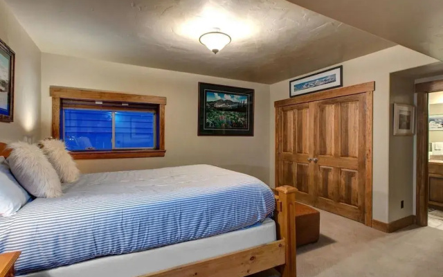 Upper Woodside Luxury 3 Bedroom Home