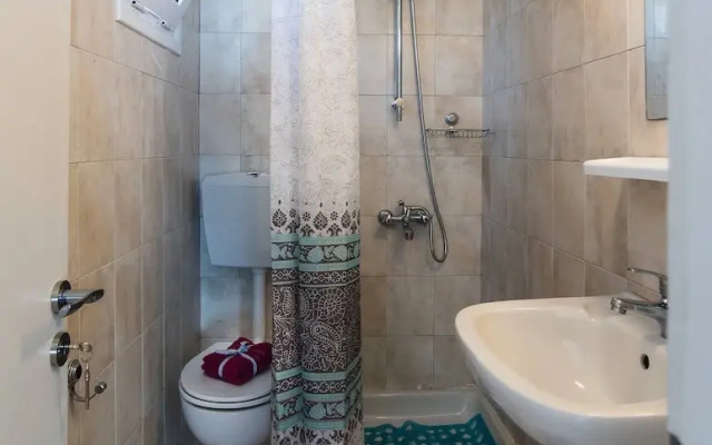Room in Guest Room - Private Yard Studio 8 km - 5min Away From Malia