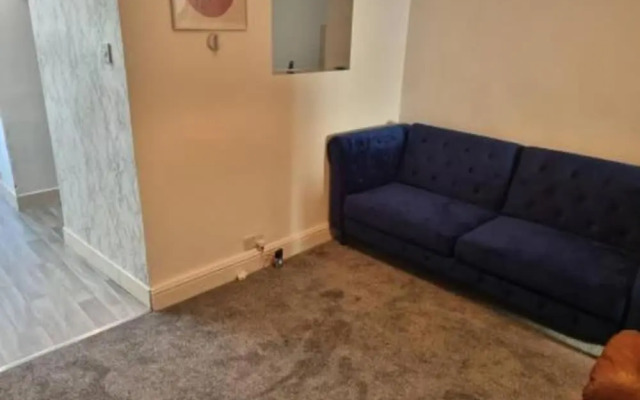 Gillingham Retreat - Spacious 4 Bedroom House
