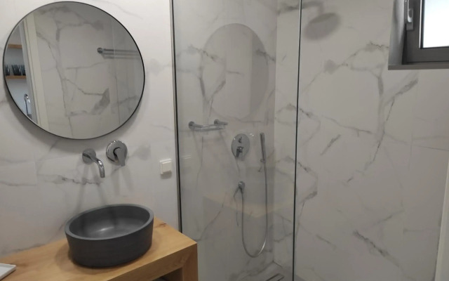 Melissa Apartments, Studios & Suites