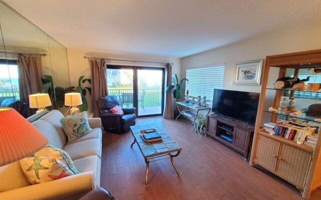 Summerhouse 251 2 Bedroom Condo by RedAwning