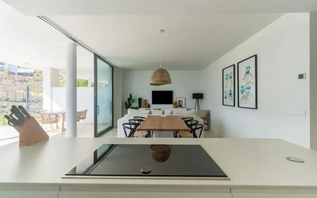 Nice Apartment With Private Garden, Pool