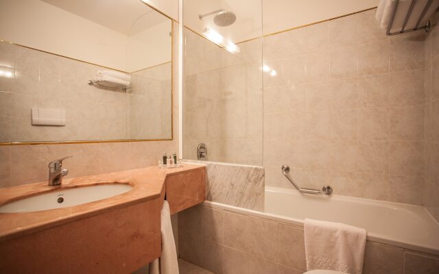 Hotel Terre Di Casole
