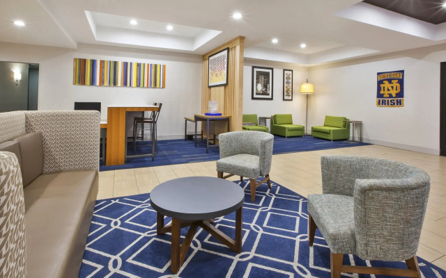 Holiday Inn Express & Suites Niles By Ihg