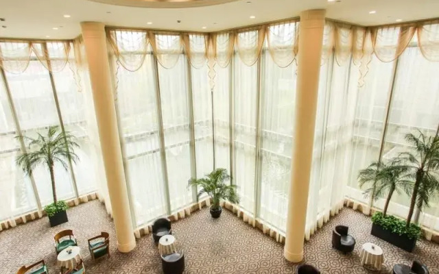 GreenTree Eastern Shanghai Changning Hongqiao Airport LongBai Hotel