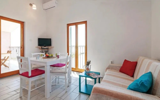 Awesome Apartment in Maslenica With 1 Bedrooms and Wifi