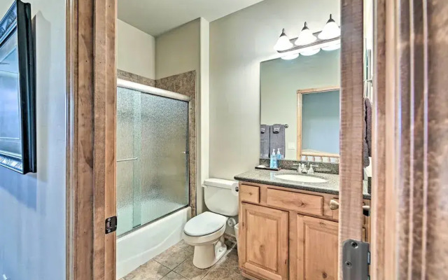 < 1 Mi to Torreon Golf Club: Show Low Condo