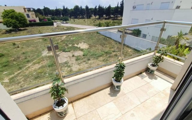 Luxurious 2-bed Apartment in Sidi Daoud, Marsa
