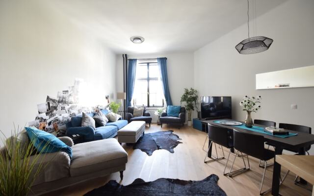 Luxury Apartment by Hi5 - Bajcsy Suite