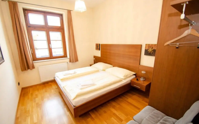 Post Residence Apartments 4B Incl Summer Card