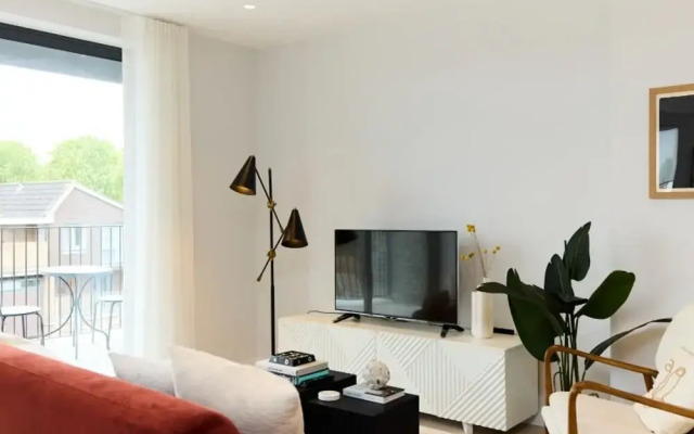 The Brondesbury Scenery - Bright 1bdr Flat With Balcony Parking