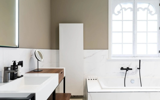 Sapphire House Antwerp, Autograph Collection